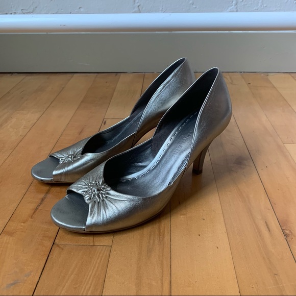 Gianni Bini Silver Peep Toe Heels - Picture 2 of 5